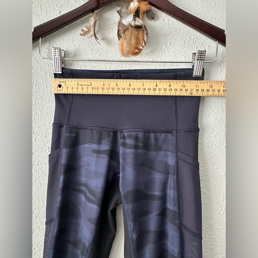 Lululemon Blue Camo Leggings High-Waisted Align Yoga Pants Mesh Sides Size 4 - Picture 13 of 16